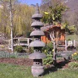 Product image 2 of the product “Japanese style Garden Lantern, made from Andesit Stone. Multipart. 150 cm Height, Roof is 35 cm width. ”